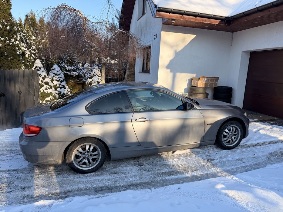 BMW E92 320D automat • Bogate wyposażenie • 2 komplety kół • 243 tyś