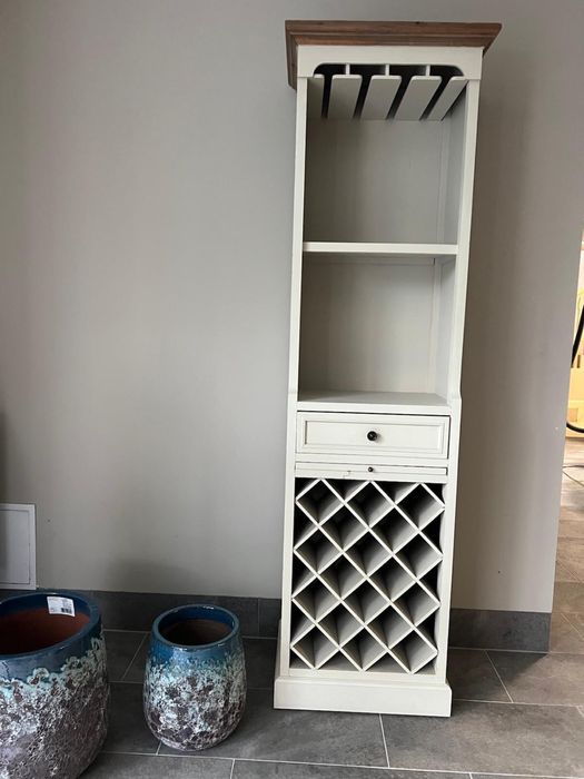 Winiarnia regał na wino i lustro komplet mebli