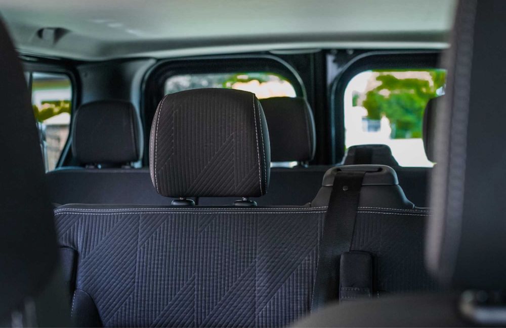 Renault Trafic – wynajem busa 9-osobowego