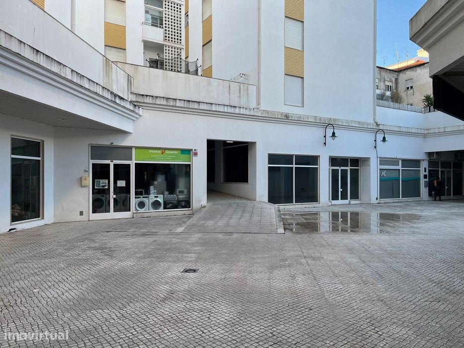 Loja com 115 m2 no Centro de Torres Vedras com Garagem