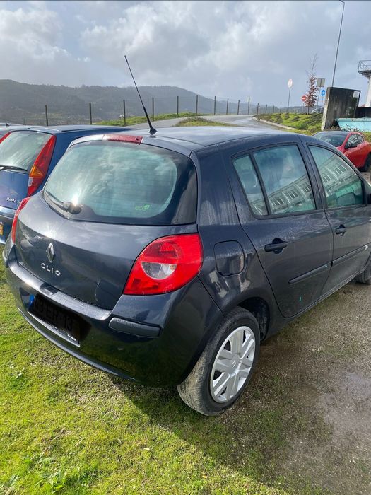 Renault clio III - 1.2 - 75 Cv