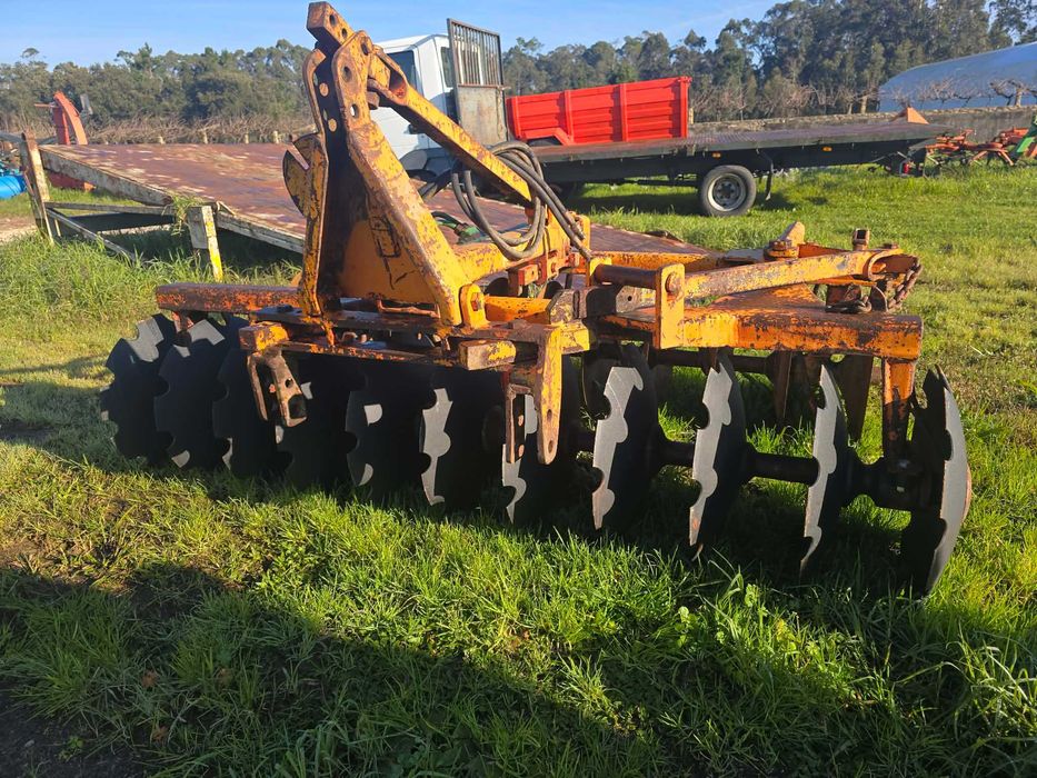 Grade de discos 22 discos abertura hidraulica - usada