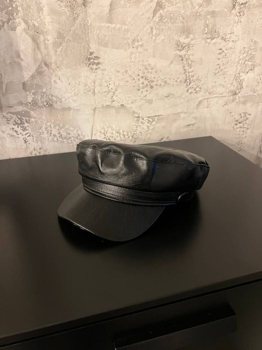 Жіноче кепі кашкет фуражка капітанка з екошкіри чорний (берет з козирком)