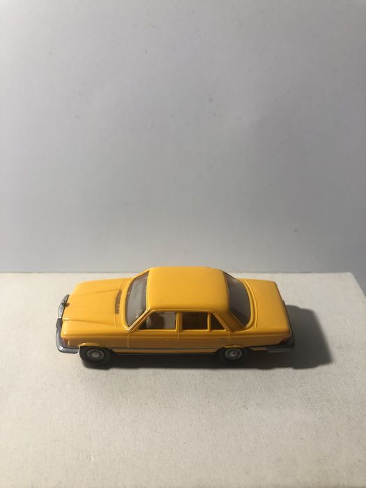 Mercedes 450 SE wiking