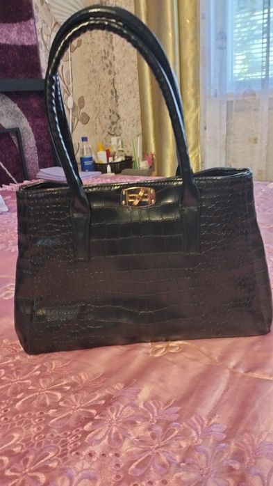 Продам сумки: женские, мессенджер для телефона, почтальонка