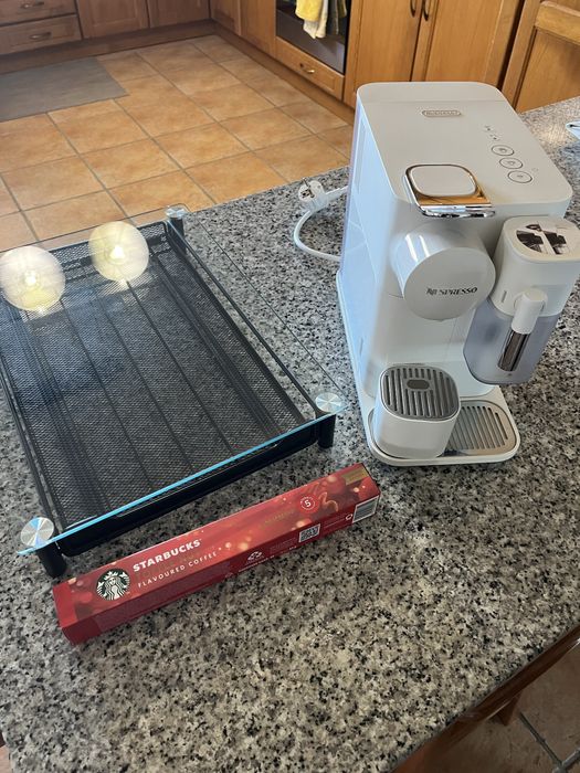 Vendo Maquina Nespresso Lattissima One Evo Branca