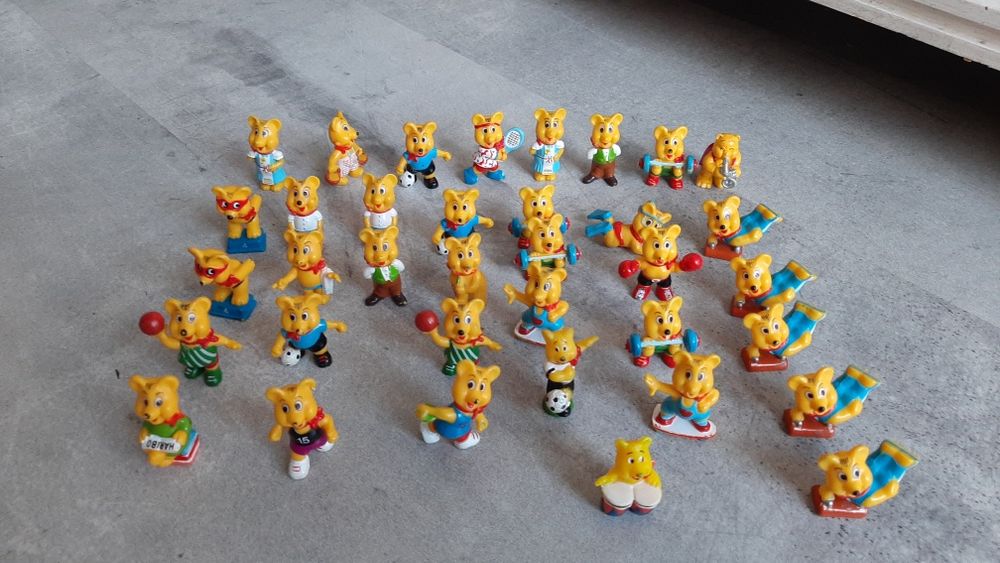Jajka niespodzianki figurki Kinder suprise misie  Haribo puchatek