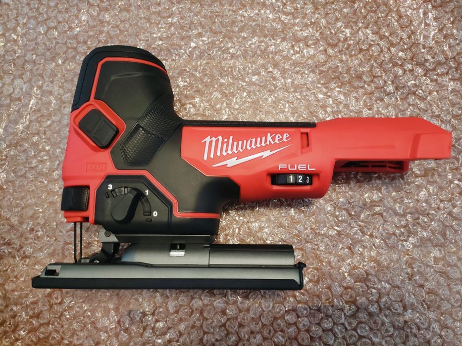Wyrzynarka Milwaukee 2737B-20 M18 z USA (FBJS-0X)