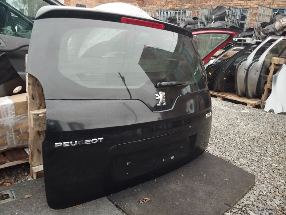 Кришка багажника Ляда Пежо 5008 Peugeot 5008
