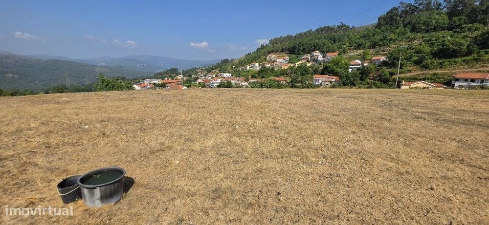 Terreno com viabilidade construtiva - Salamonde