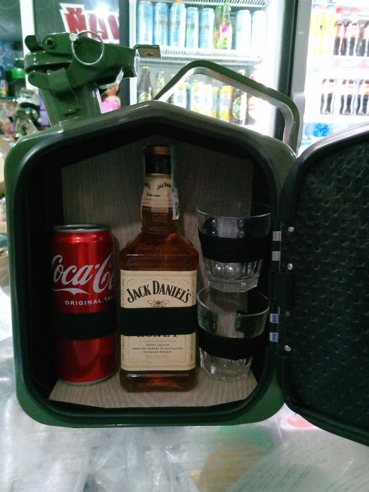 Продам 5 л каністру подарункову