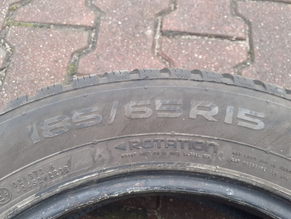 4 bardzo mało używane opony zimowe NOKIAN 185 65 R15 stan bdb, 2024rok