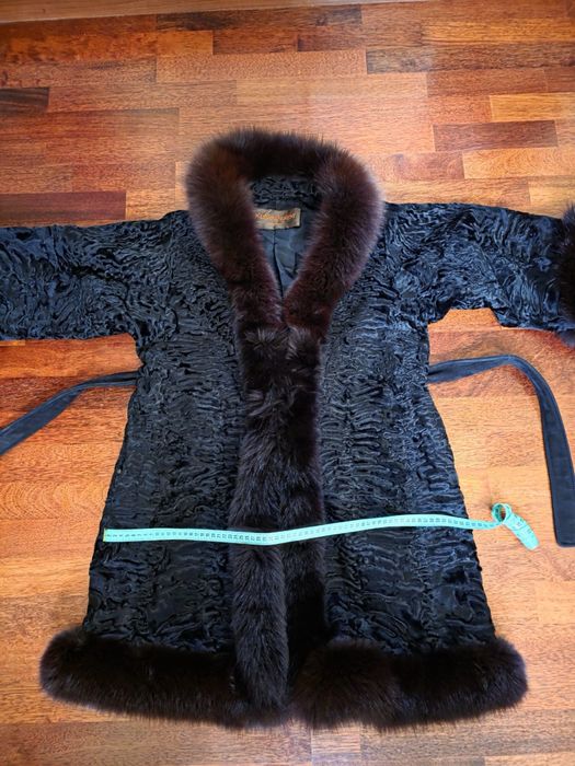 Дуже гарна шубка каракуль песець