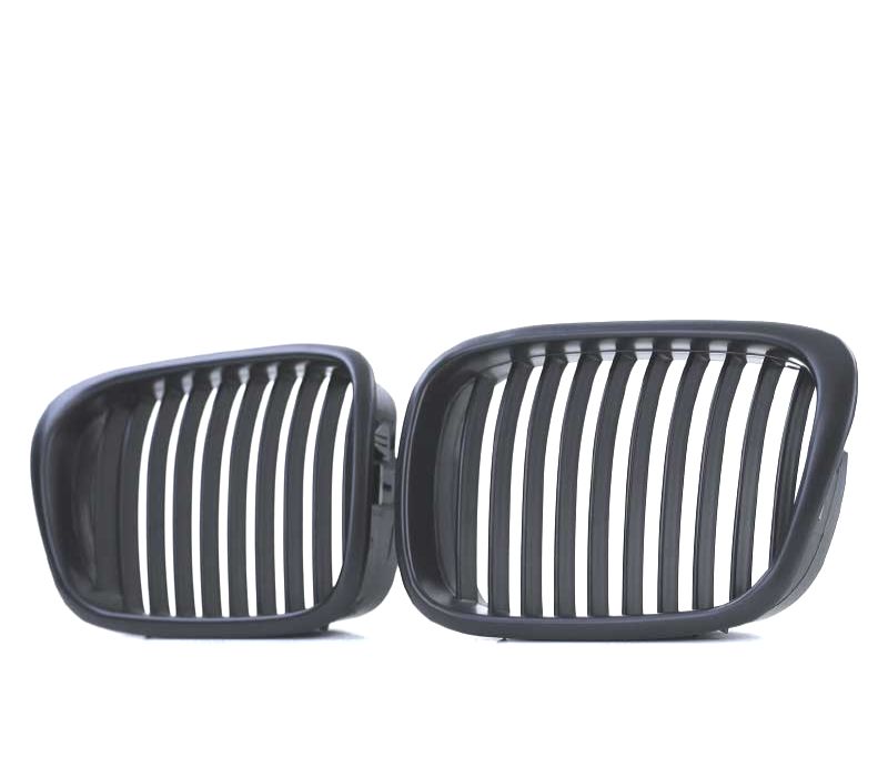 GRELHAS BMW E39 PRETAS