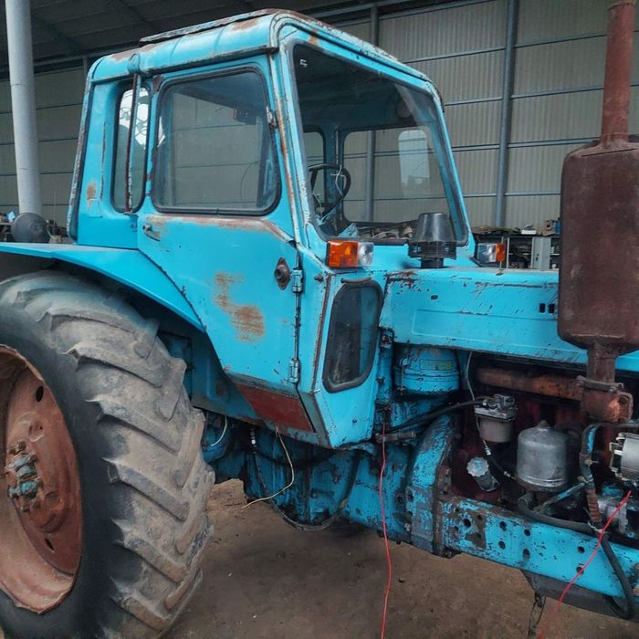 Трактор МТЗ -80 .