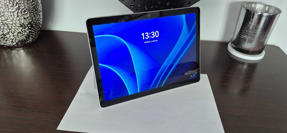 Surface Go 3 11 FHD i3-1010Y 8GB RAM 128SSD plus etui UAG