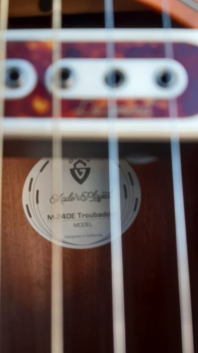 GUILD Troubadour 240 E
