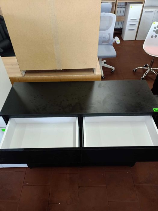 Czarna komoda z szufladami – elegancka i pojemna, Wymiary 120x97x40 cm