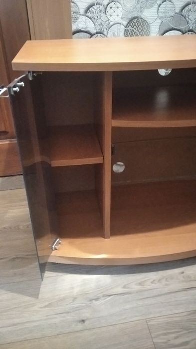 Тумбочка під телевізор