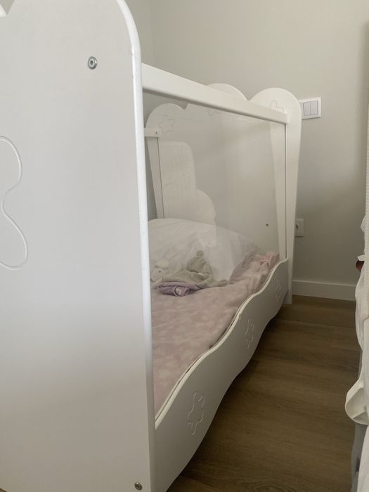 Berço laterais transparentes