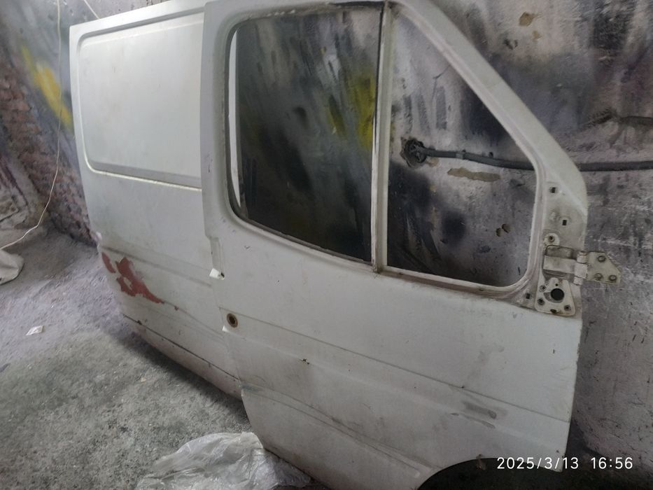 Двери на. Форд. Транзит.