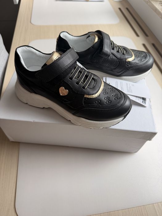 Sneakersy Guess 33