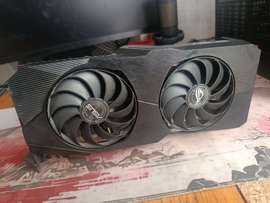 Rx 5700 xt 8gb  asus
