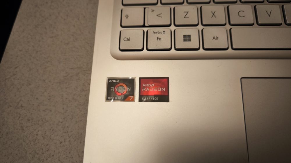 Portátil ASUS Vivobook 15 Ryzen 7 7730U 16GB RAM