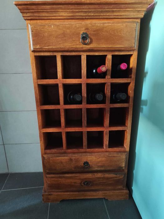 Garrafeira para 16 garrafas com duas gavetas