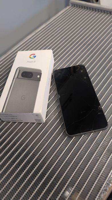 Google Pixel 8 128gb Hazel - під відновлення або запчастини
