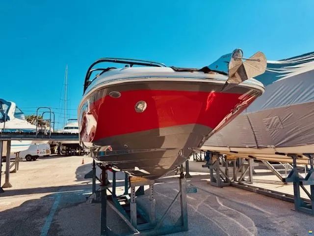 Łódź motorowa Sea Ray SDX 250 Outboard