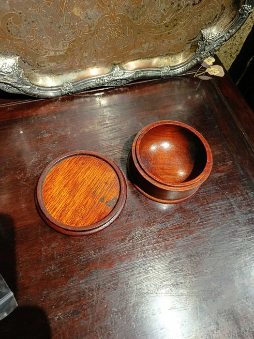 Caixa Madeira exótica Vidro pintado interior Centenária 10,5 cm