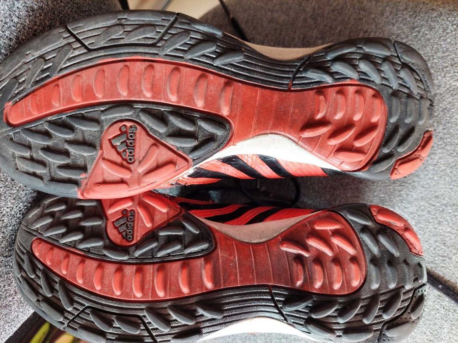 Бутси Adidas сороконіжки