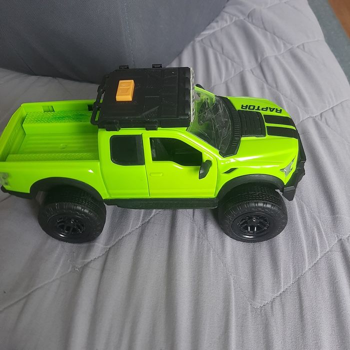 Ford Raptor Dickie Toys z dźwiękiem I światłami