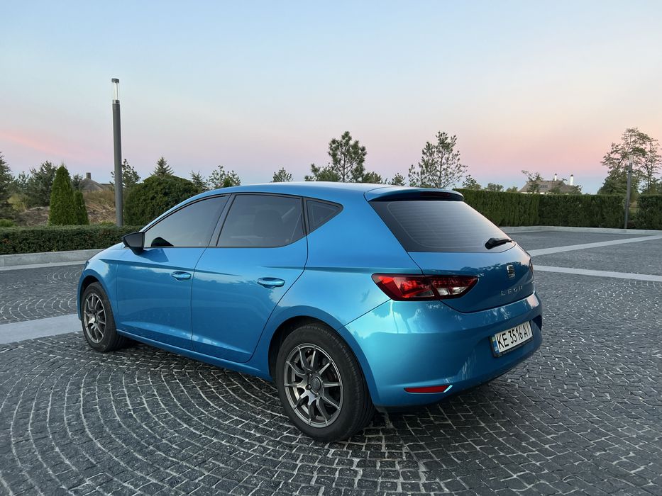 Автомобіль SEAT Leon 2015 року