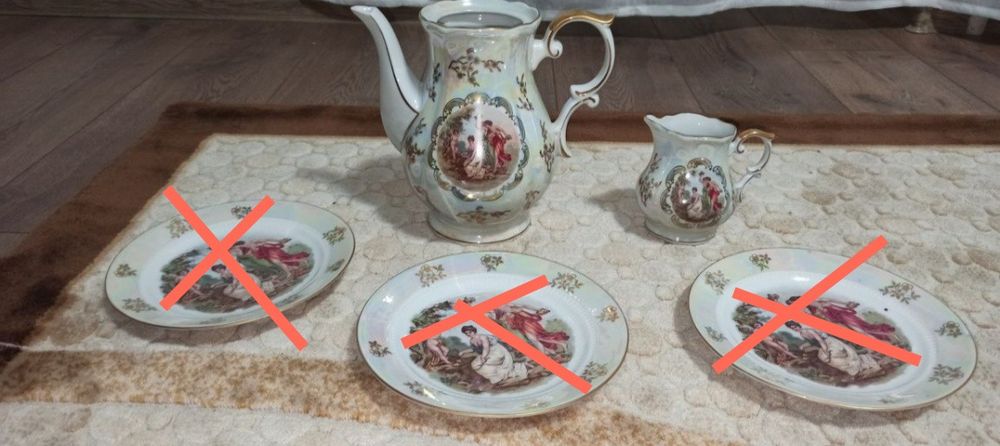 Тарілки, чайник і молочник Мадонна ГДР