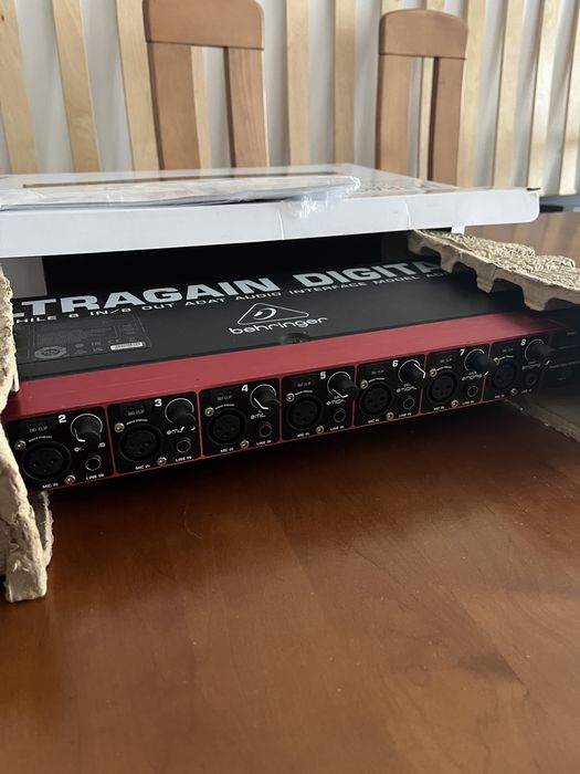 Behringer ADA8200 Ultragain