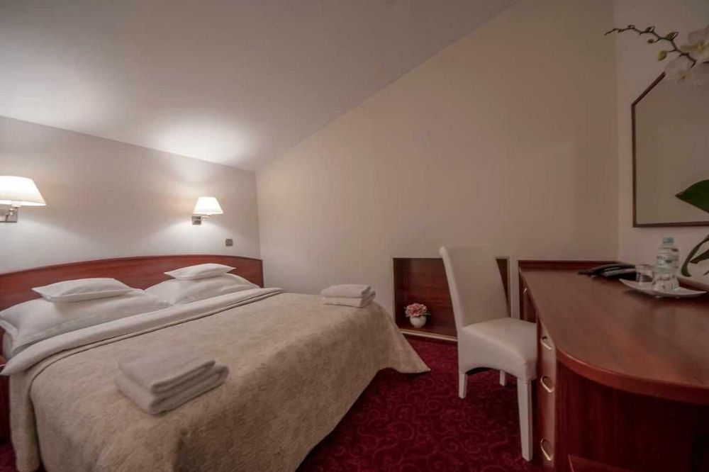Wyjątkowa Inwestycja! Hotel SARA w ścisłym Centrum Koła – Sprzedaż lub Wynajem (0% Prowizji)