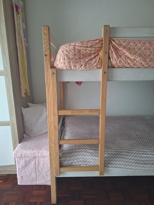 Cama/ beliche pouco uso c os 2 colchoes incluindos