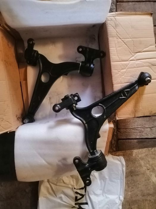 Передние рычаги подвески