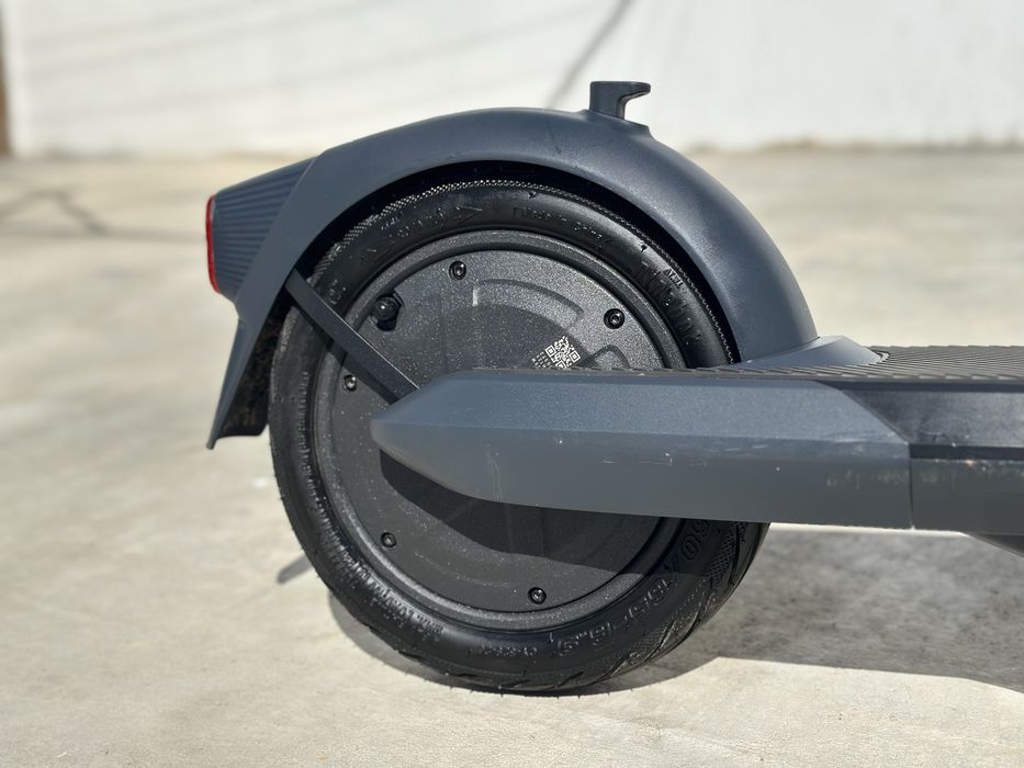 Trotinete Elétrica SEGWAY-NINEBOT NINEBOT E2 Pro E (750 W - Autonomia: 40 Km) usado