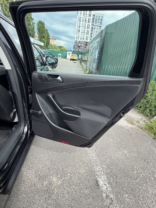 Volkswagen Passat 2009 VIN WVWZZZ3CZAE008190 фото оголошення 10 з 17