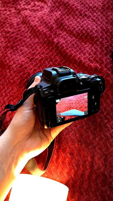 Canon EOS 250D + Objetiva (18-55mm)