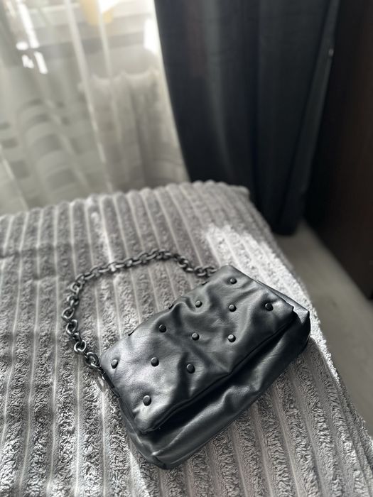 Сумка чорна з екошкіри через плече Zara Зара