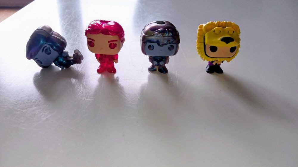 Stranger Things figurki kinder joy