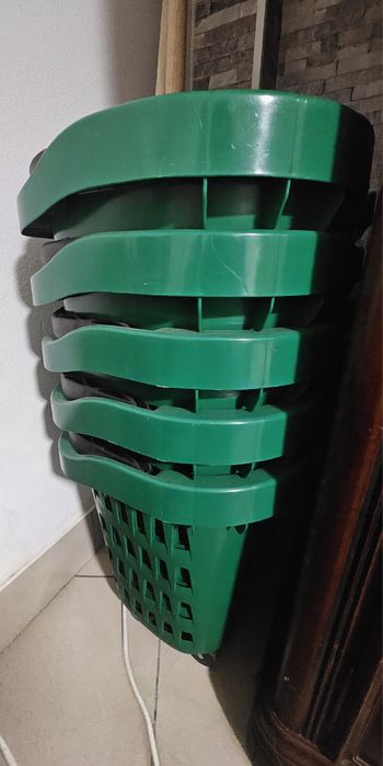 Cestos de compras com rodas