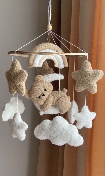 Мобіль в дитяче ліжечко