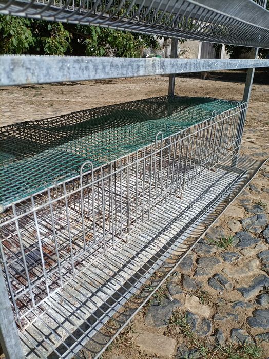 Jaula-Bateria para 64 Codornizes Reprodutoras - 4 pisos sobrepostos
