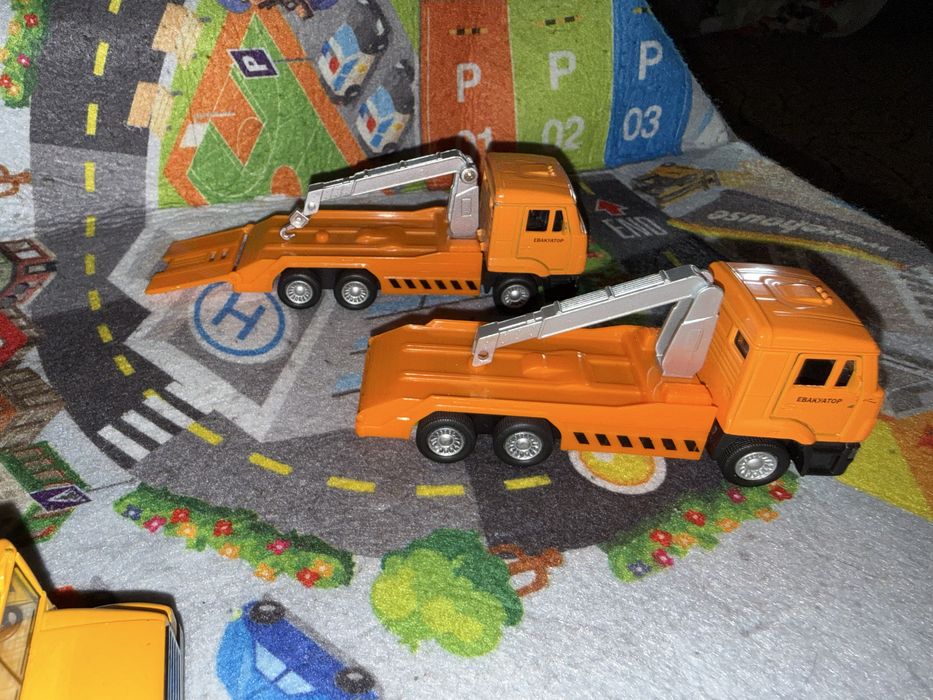 Машинки металлические