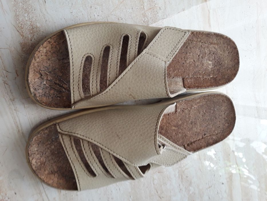 Sprzedam buty letnie-cena za 3 sztuki